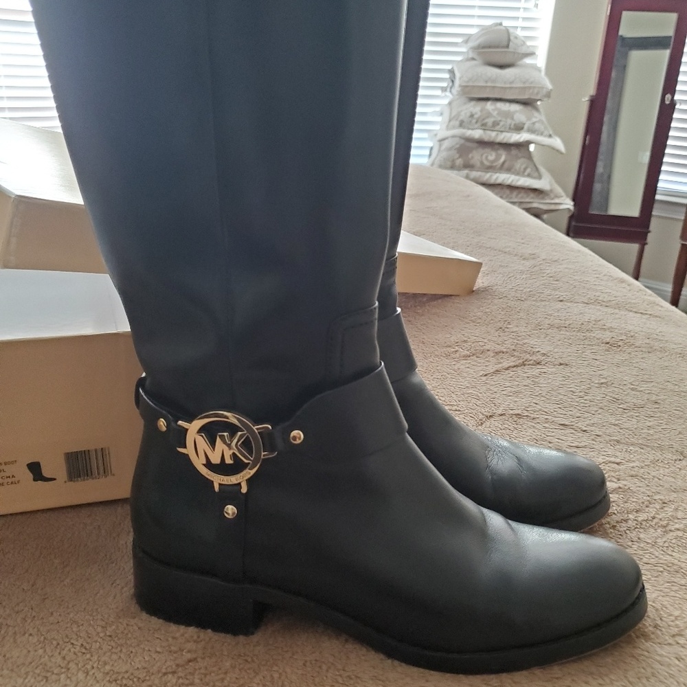 Size 7 Michael Kors Black/Mocha leather tall boots